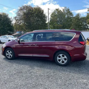 More photos of 2017 Chrysler Pacifica Touring L Plus at Indy Auto Man, IN