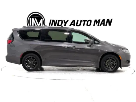 Another view of 2020 Chrysler Pacifica Launch Edition for sale in Indianapolis, IN at Indy Auto Man - Indianapolis
