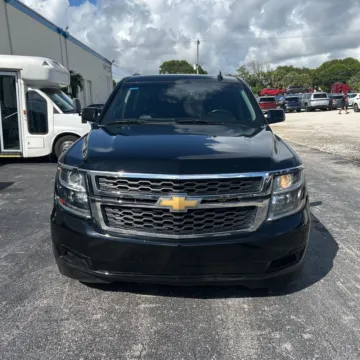 Photos of 2019 Chevrolet Suburban LT for sale in Indianapolis, IN at Indy Auto Man