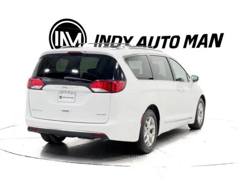 More photos of 2018 Chrysler Pacifica Limited at Indy Auto Man, IN