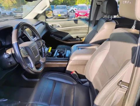 More photos of 2020 GMC Yukon XL Denali at Indy Auto Man, IN