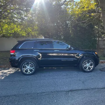 Another view of 2021 Jeep Grand Cherokee Overland for sale in Indianapolis, IN at Indy Auto Man