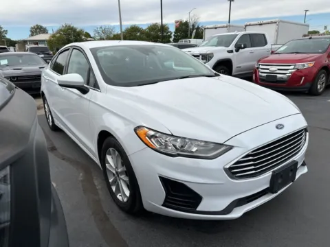 Photos of 2020 Ford Fusion SE for sale in Indianapolis, IN at Indy Auto Man