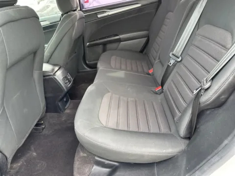 More photos of 2020 Ford Fusion SE at Indy Auto Man, IN