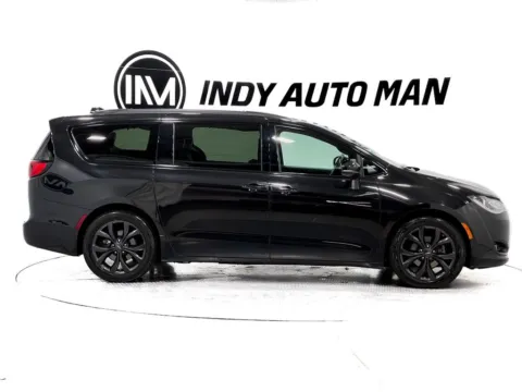 Another view of 2019 Chrysler Pacifica Limited for sale in Indianapolis, IN at Indy Auto Man