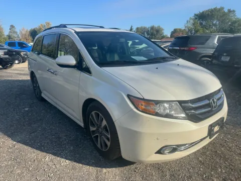 White 2014 Honda Odyssey Touring Elite for sale in Indianapolis, IN