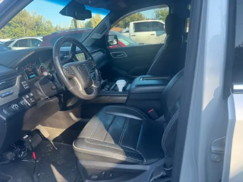 More photos of 2018 GMC Yukon Denali at Indy Auto Man, IN