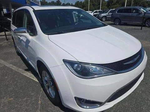 White 2019 Chrysler Pacifica Limited for sale in Indianapolis, IN