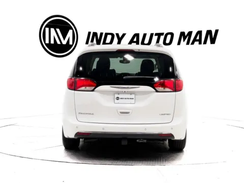 More photos of 2019 Chrysler Pacifica Limited at Indy Auto Man, IN
