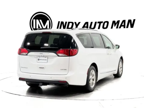 More photos of 2019 Chrysler Pacifica Limited at Indy Auto Man, IN