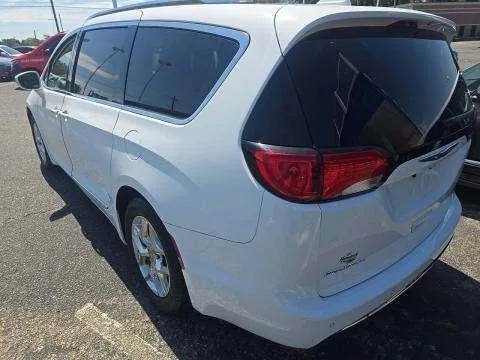 More photos of 2019 Chrysler Pacifica Limited at Indy Auto Man, IN