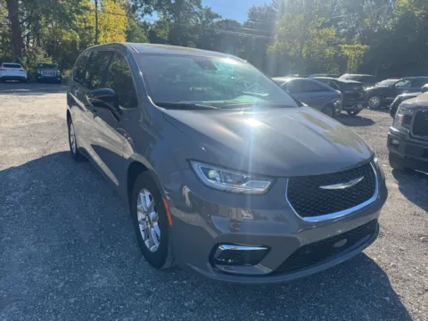 Gray 2025 Chrysler Pacifica Select for sale in Indianapolis, IN