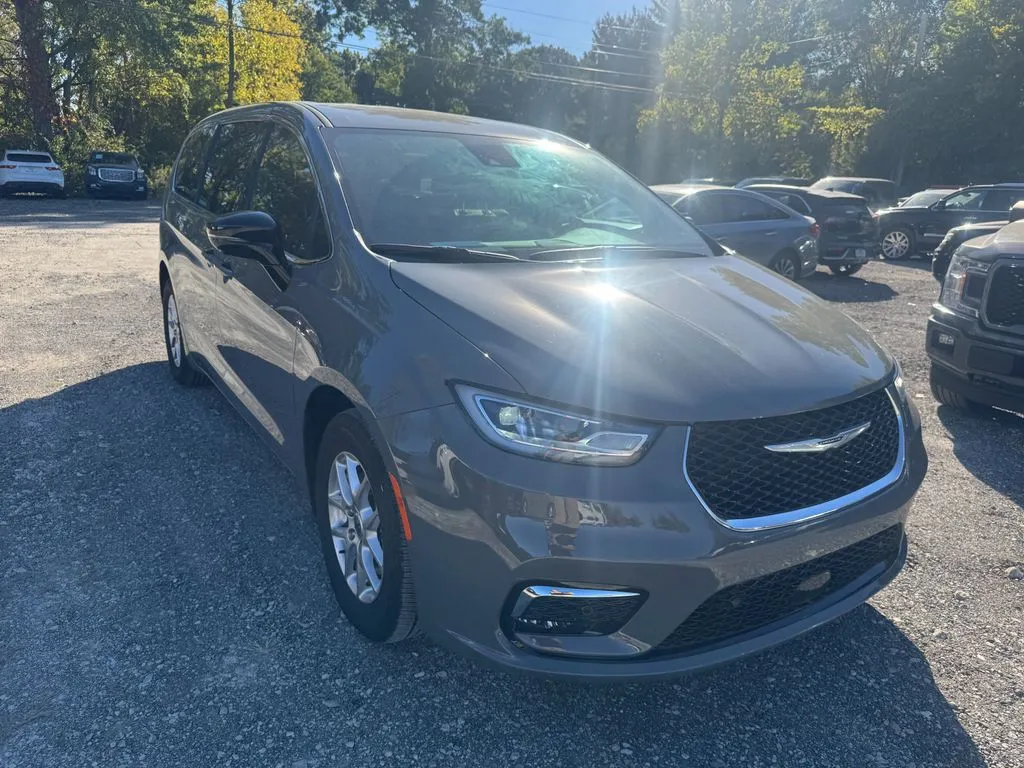 Gray 2025 Chrysler Pacifica Select for sale in Indianapolis, IN