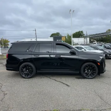 More photos of 2022 Cadillac Escalade Sport Platinum at Indy Auto Man, IN