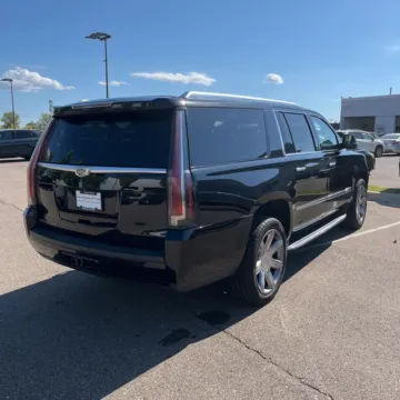 More photos of 2019 Cadillac Escalade ESV Luxury at Indy Auto Man, IN