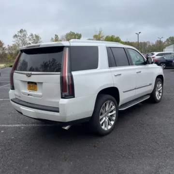 More photos of 2020 Cadillac Escalade Luxury at Indy Auto Man, IN