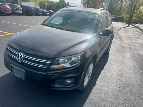 Another view of 2013 Volkswagen Tiguan SE 4Motion for sale in Indianapolis, IN at Indy Auto Man