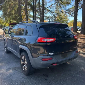More photos of 2016 Jeep Cherokee Trailhawk at Indy Auto Man, IN