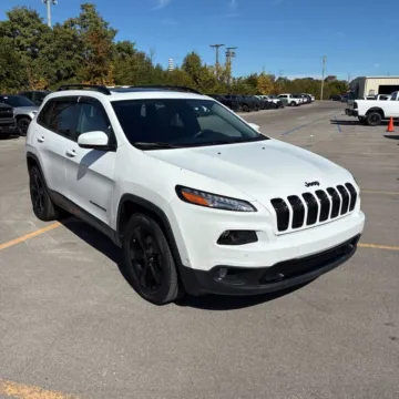 White 2018 Jeep Cherokee Limited for sale in Indianapolis, IN