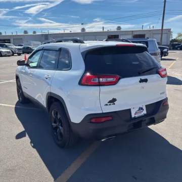 More photos of 2018 Jeep Cherokee Limited at Indy Auto Man, IN