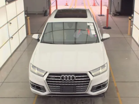 Photos of 2018 Audi Q7 3.0T Prestige quattro for sale in Indianapolis, IN at Indy Auto Man