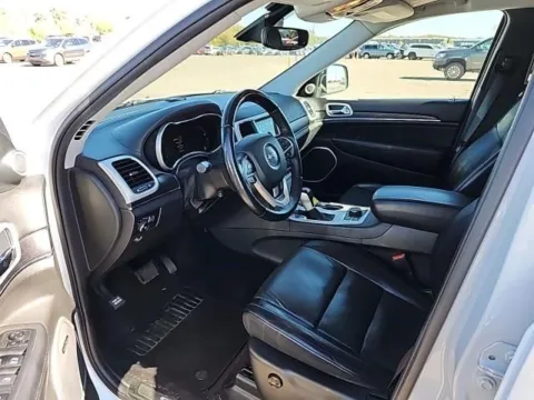 More photos of 2018 Jeep Grand Cherokee Summit at Indy Auto Man, IN