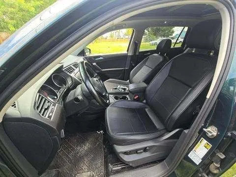 More photos of 2018 Volkswagen Tiguan 2.0T SEL at Indy Auto Man, IN