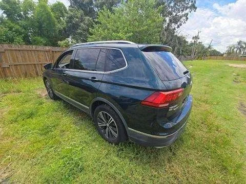 More photos of 2018 Volkswagen Tiguan 2.0T SEL at Indy Auto Man, IN