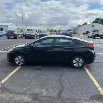 More photos of 2018 Hyundai Ioniq Hybrid Blue at Indy Auto Man, IN