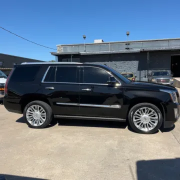 More photos of 2015 Cadillac Escalade Platinum Edition at Indy Auto Man, IN