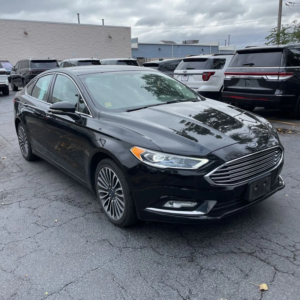 Black 2017 Ford Fusion SE for sale in Indianapolis, IN