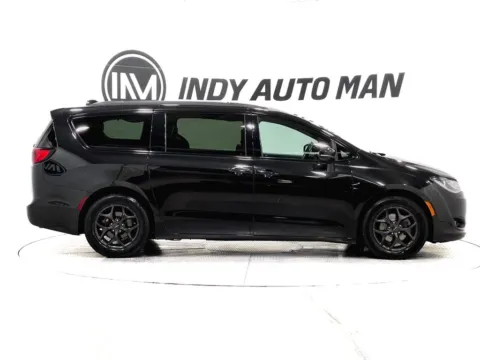 Another view of 2018 Chrysler Pacifica Limited for sale in Indianapolis, IN at Indy Auto Man