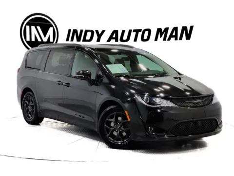 Photos of 2018 Chrysler Pacifica Limited for sale in Indianapolis, IN at Indy Auto Man