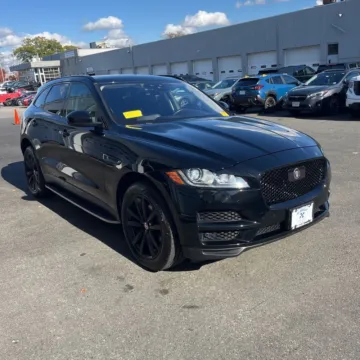 Black 2019 Jaguar F-PACE 25t Prestige for sale in Indianapolis, IN