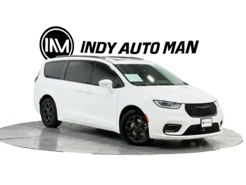 White 2021 Chrysler Pacifica Hybrid Limited for sale in Indianapolis, IN
