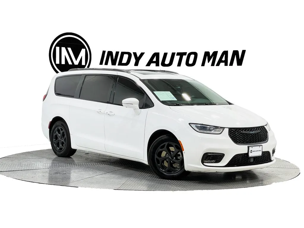 White 2021 Chrysler Pacifica Hybrid Limited for sale in Indianapolis, IN