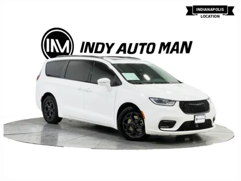 White 2021 Chrysler Pacifica Hybrid Limited for sale in Indianapolis, IN