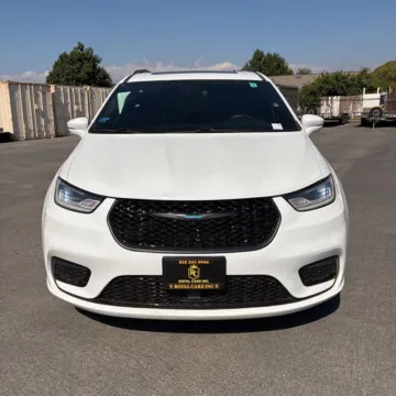 Photos of 2021 Chrysler Pacifica Hybrid Limited for sale in Indianapolis, IN at Indy Auto Man