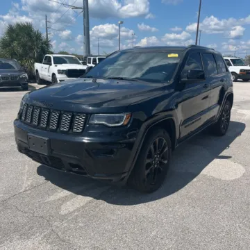 Photos of 2020 Jeep Grand Cherokee Altitude for sale in Indianapolis, IN at Indy Auto Man