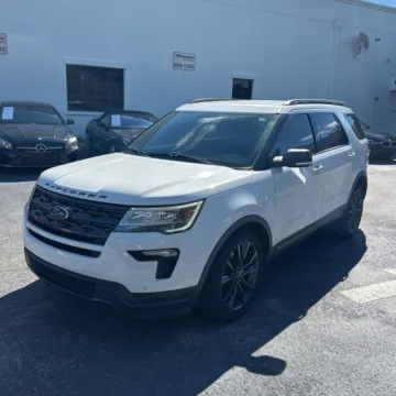 Photos of 2018 Ford Explorer XLT for sale in Indianapolis, IN at Indy Auto Man