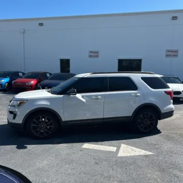 More photos of 2018 Ford Explorer XLT at Indy Auto Man, IN