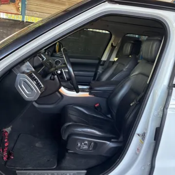 More photos of 2018 Land Rover Range Rover Sport HSE Dynamic at Indy Auto Man, IN