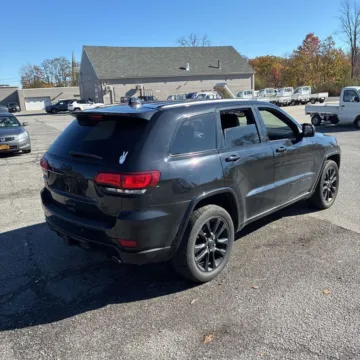 More photos of 2020 Jeep Grand Cherokee Altitude at Indy Auto Man, IN