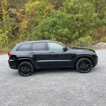 Another view of 2021 Jeep Grand Cherokee Laredo X for sale in Indianapolis, IN at Indy Auto Man