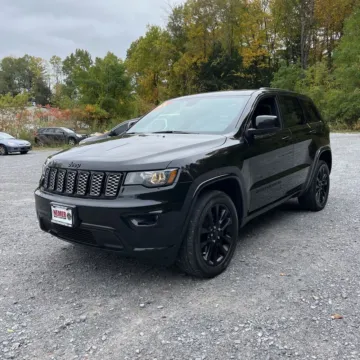Photos of 2021 Jeep Grand Cherokee Laredo X for sale in Indianapolis, IN at Indy Auto Man