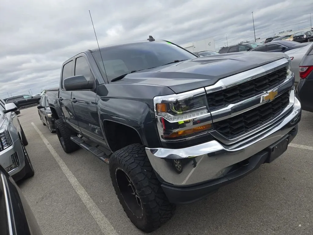 Gray 2018 Chevrolet Silverado 1500 LT LT1 for sale in Indianapolis, IN