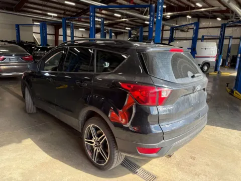 More photos of 2019 Ford Escape SEL at Indy Auto Man, IN