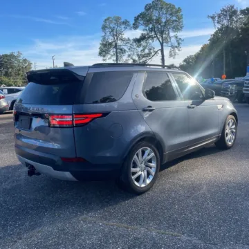 More photos of 2018 Land Rover Discovery HSE at Indy Auto Man, IN