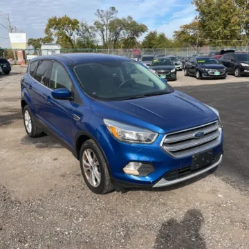 Blue 2017 Ford Escape SE for sale in Indianapolis, IN