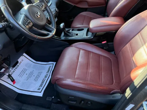 More photos of 2018 Kia Sorento SX at Indy Auto Man, IN